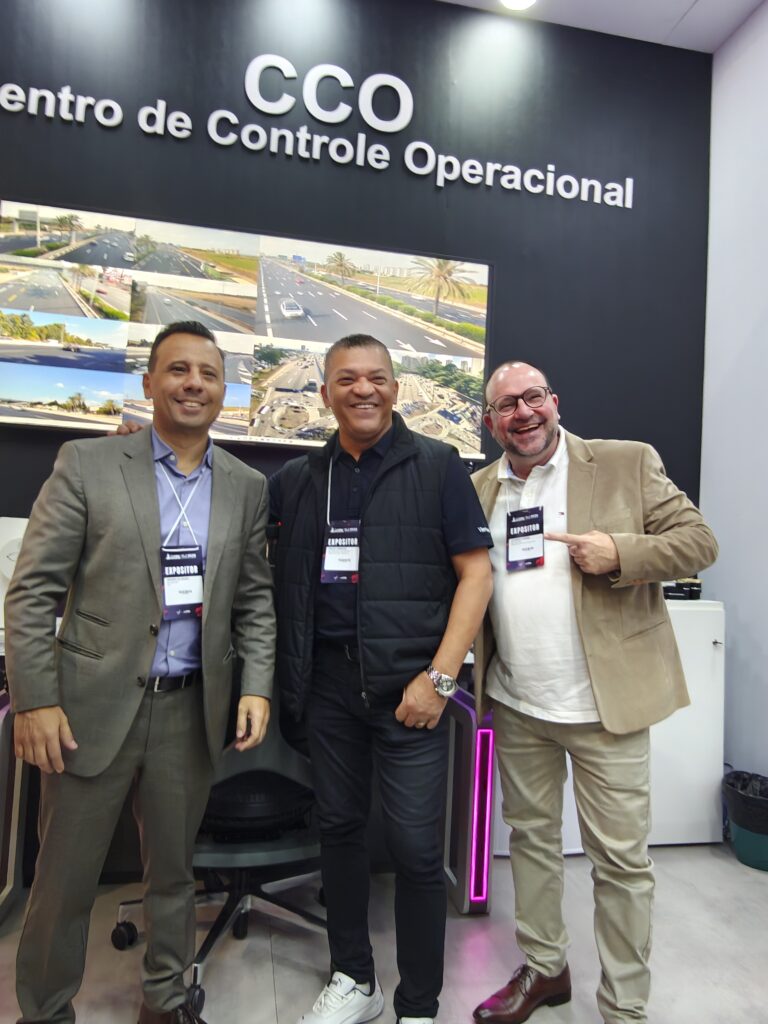 Na feira INFRA a ViewSonic demonstrou seu painel de 92 polegadas